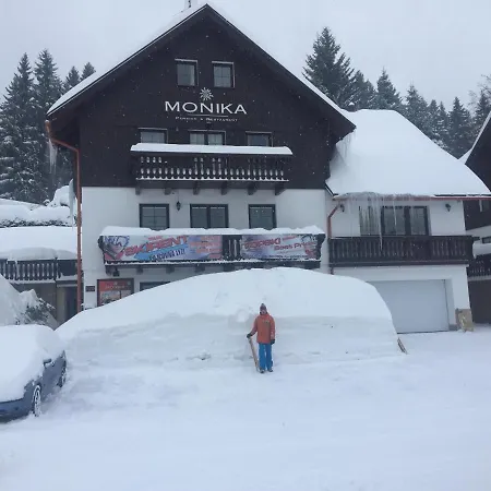 And Monika Vendégház 3*